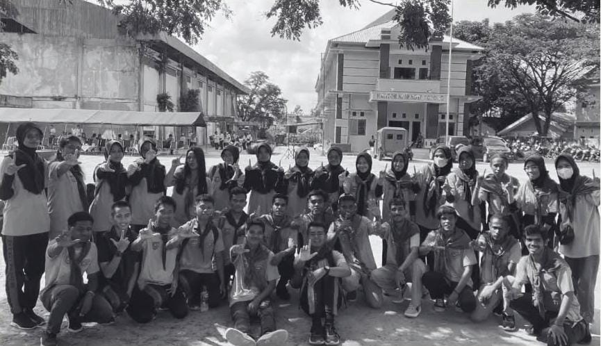 Gerakan Bersih Sungai: MAPALA UNAMIN Ikut Berkolaborasi Selamatkan Sungai Remu Kota Sorong